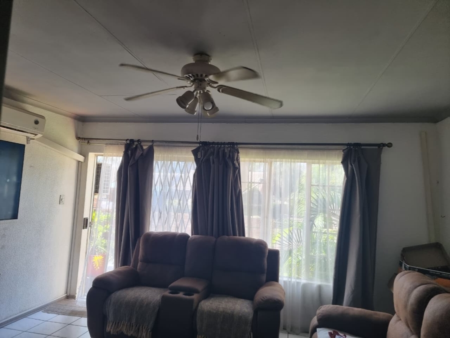 3 Bedroom Property for Sale in Safari Gardens North West